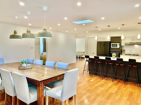 Dining area, kitchen