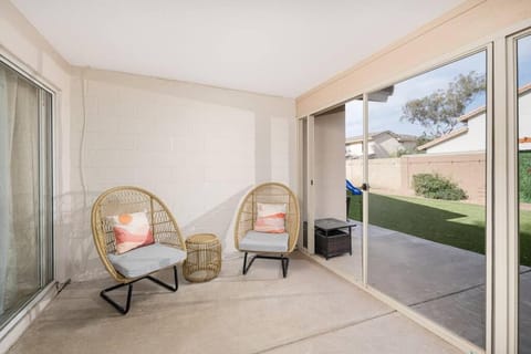 Sonoran Sunspot, Quiet Neighborhood, Sunroom House in Glendale