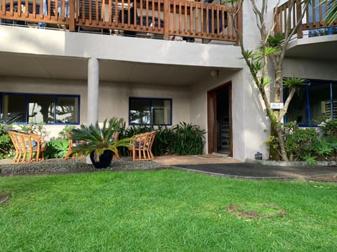 Property building, Day, Garden, Garden view