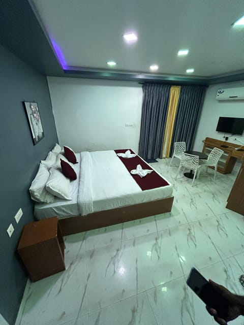 G Hotel Bed and Breakfast in Puducherry