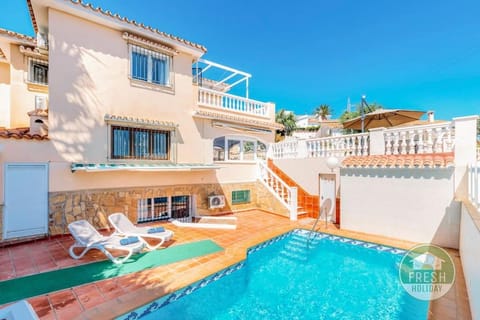 Property building, Day, Balcony/Terrace, Pool view, Swimming pool, sunbed