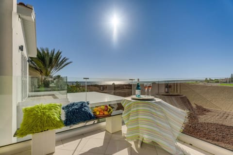 View (from property/room), Balcony/Terrace, Sea view