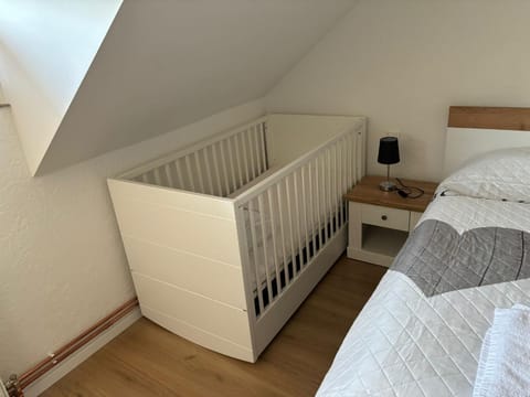 Bedroom, cot