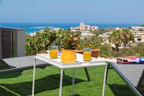 Patio, Day, Natural landscape, Sea view, sunbed