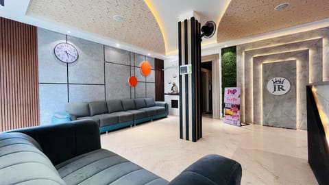 Communal lounge/ TV room, TV and multimedia, Living room, Seating area, Evening entertainment