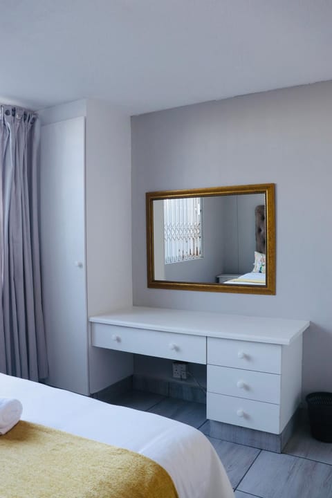 Boulverd10 Self Catering Lodge Apartment in Margate