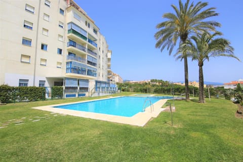 Property building, Garden, Swimming pool, Swimming pool