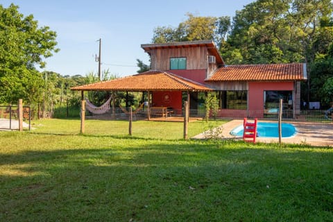 Casa de campo com piscina próxima ao aeroporto de Dourados House in State of Mato Grosso do Sul, Brazil