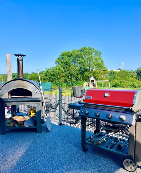 BBQ facilities, oven