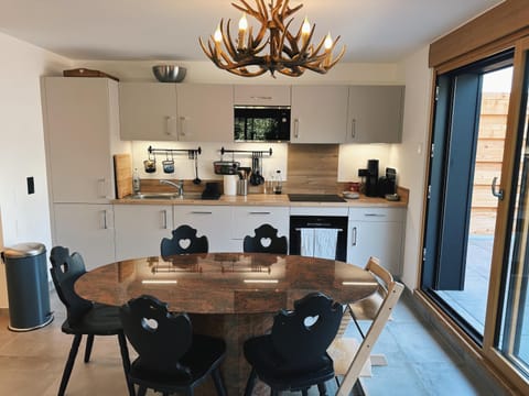 Dining area, kitchen