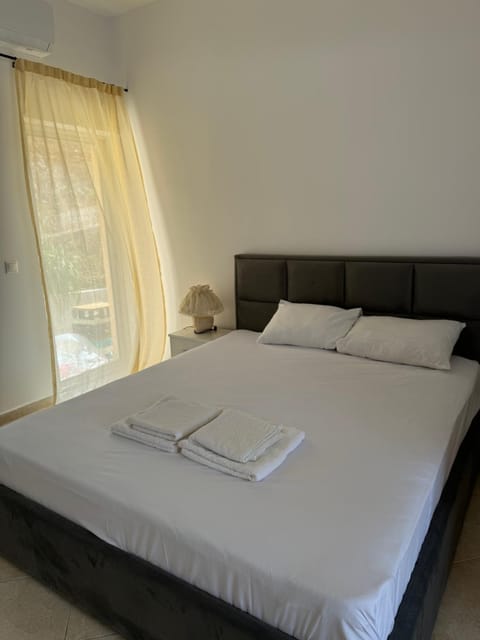 Vila Isufi Bed and Breakfast in Sarandë