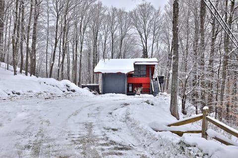 Whitetail Chalet home House in Mendon