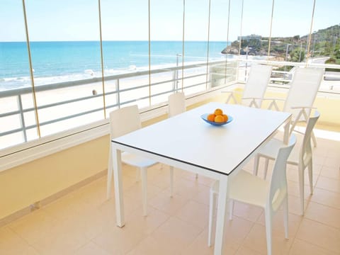 Mountain view, Pool view, Sea view