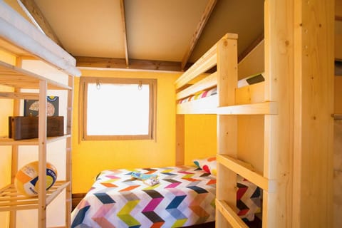 Bed, Photo of the whole room, Bedroom, bunk bed