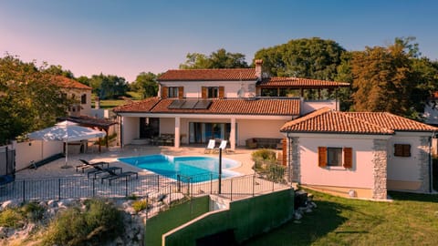 Villa Arton heated swimming-pool Villa in Istria County