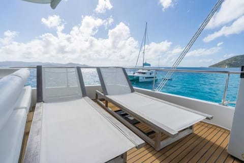 Truly a dream vacation for up to 12 adults Docked boat in Virgin Islands (U.S.)