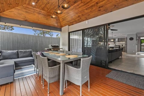 Northlakes Family Stay & Pool House in North Lakes