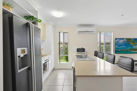 Comfy 5bdr 2Bth Gold Coast Home Apartment in Hope Island