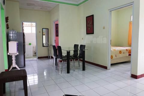 Villa Apedia Kebun Teh, 3 Kamar, Kolam, Billiard Villa in Cisarua