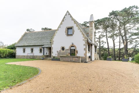 Property building, Facade/entrance, Off site