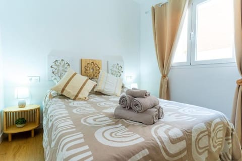 Apartamento de 2 dormitorios con 40mt de terraza y a 250mt de la playa del Zapillo Apartment in Almería