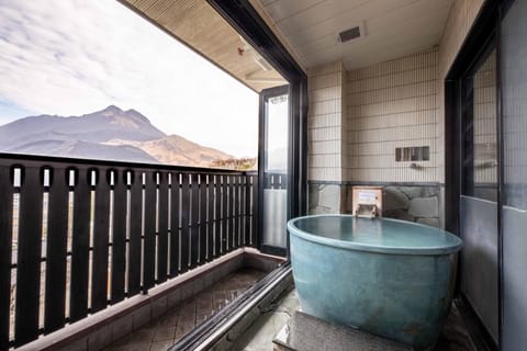 Natural landscape, Hot Tub, View (from property/room), Mountain view