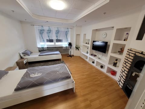 Bed, TV and multimedia, Photo of the whole room, Bedroom, wardrobe