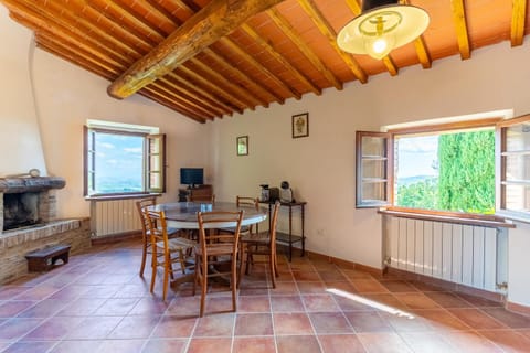 Bellaria Apartments - Chianti View, Swimming Pool, Nature Apartment in Radda in Chianti