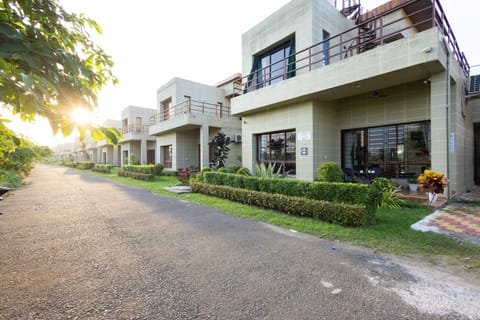 Property building, Balcony/Terrace