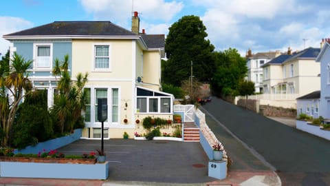 Marmalade Bed & Breakfast Bed and Breakfast in Torquay