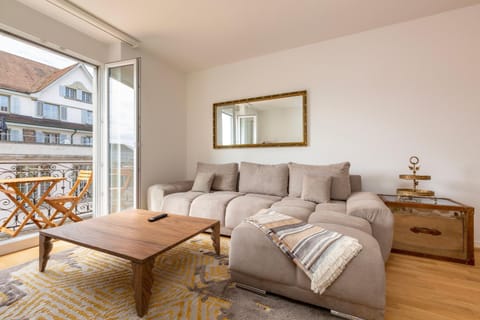 Bed, Balcony/Terrace, Living room, internet