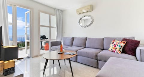 TV and multimedia, Balcony/Terrace, Living room, Seating area, Floor plan, air conditioner