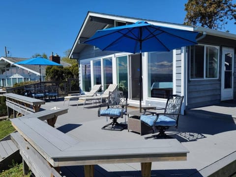 Paradise On The Beach House in Point Roberts