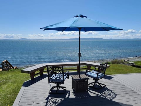 Paradise On The Beach House in Point Roberts