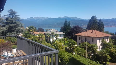 Natural landscape, Balcony/Terrace, Lake view