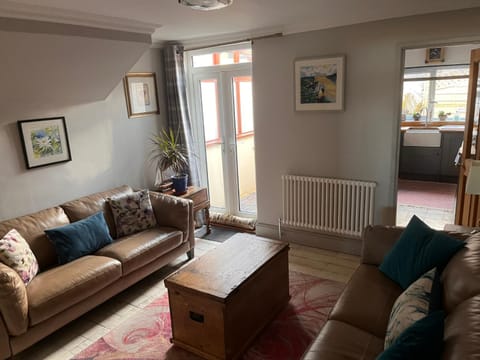 Lounge or bar, Seating area