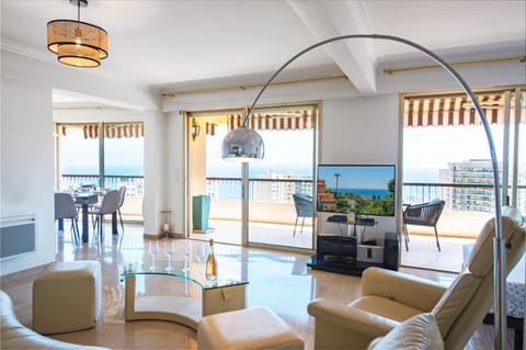 TV and multimedia, Balcony/Terrace, Living room, Dining area, Sea view