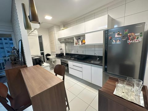 Kitchen or kitchenette, dishwasher, minibar, oven, stove