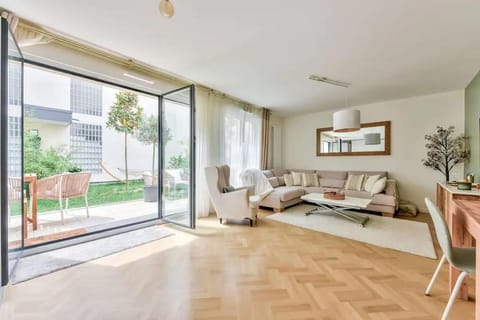 New Charming Duplex Flat and Garden Oasis-Boulogne Apartment in Issy-les-Moulineaux