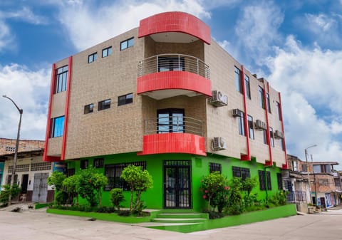 Property building, Facade/entrance, Garden