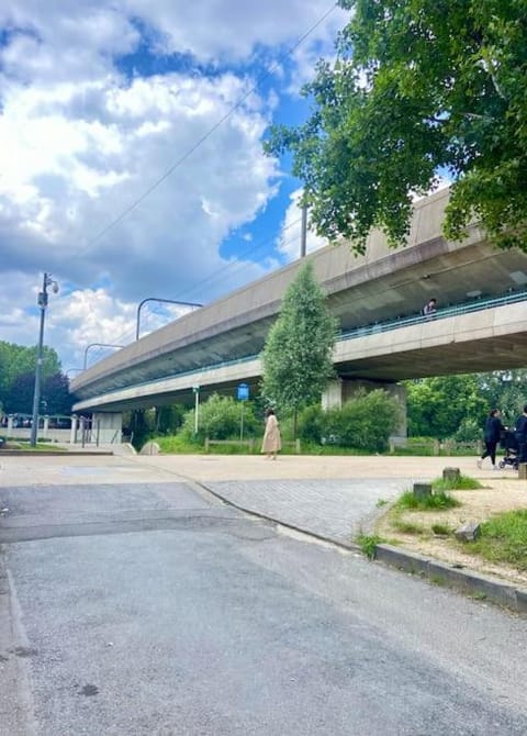 Studio ESKIA Apartment in Noisy-le-Grand