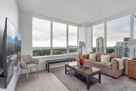 TV and multimedia, View (from property/room), Living room, Mountain view, River view