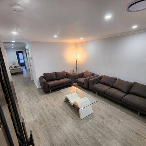 Living room, Photo of the whole room, Seating area