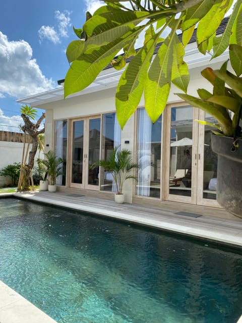 Patio, Pool view, Swimming pool