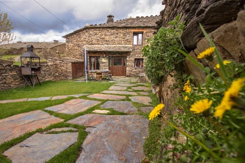 Property building, Facade/entrance, Garden