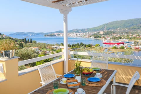 Balcony/Terrace, City view, Lake view, Sea view