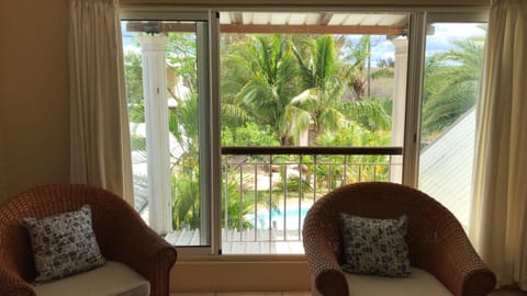 Living room, Garden view