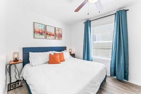 Prime East Downtown 1BR Cozy Suites Next to Bars and Restaurants Apartment in Austin