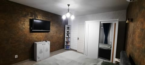 Chic Flat - 24 H self chackin-free parking in the yard Apartment in Cluj County