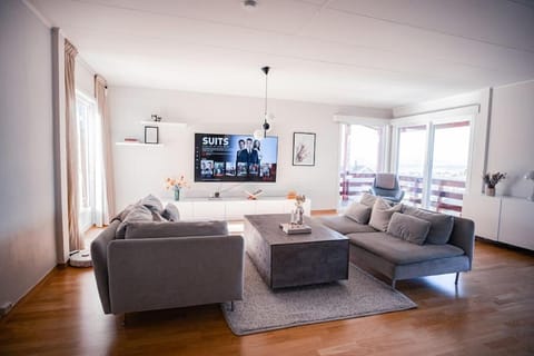 Big family house with 3 bedrooms House in Tromso